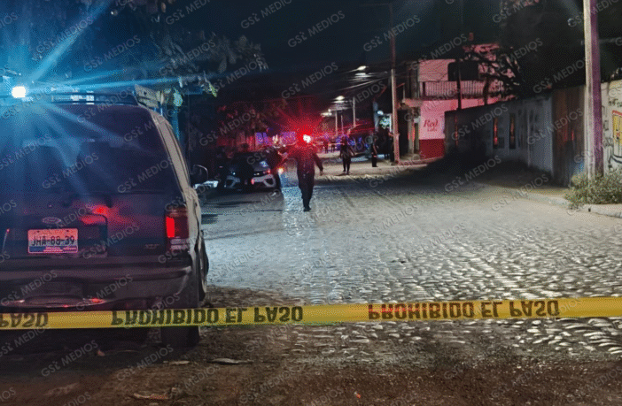 Notiespacio PV | Sujetos en motocicleta le quitan la vida a un hombre en Lomas del Coapinole