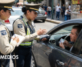 Vinculan a proceso a dos policías viales por pedir “mordida”