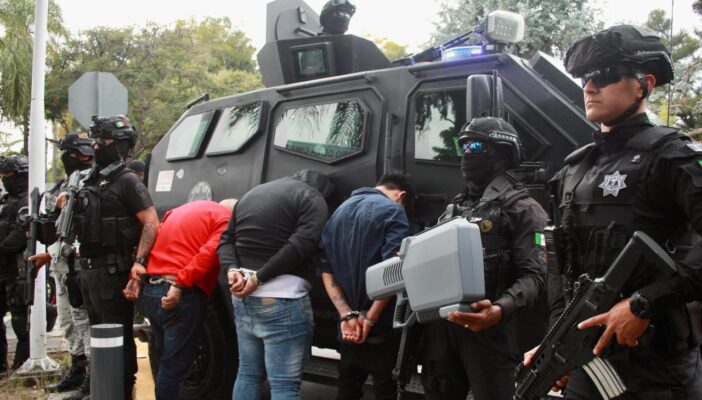 Imputan a integrantes de Los Chiquis por robo de relojes de alta gama