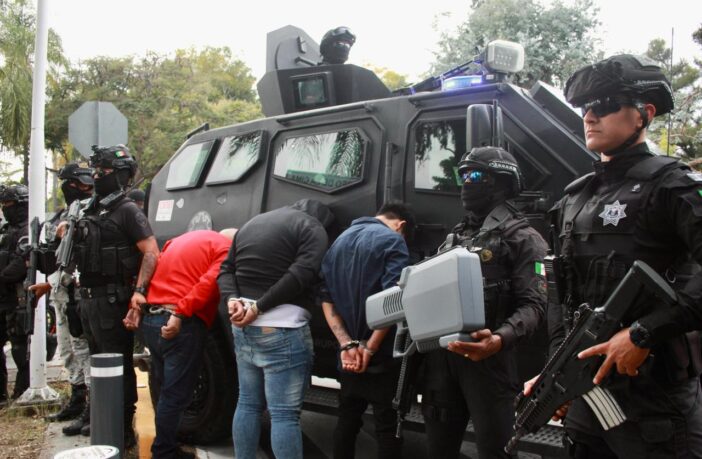 Notiespacio PV | Imputan a integrantes de Los Chiquis por robo de relojes de alta gama