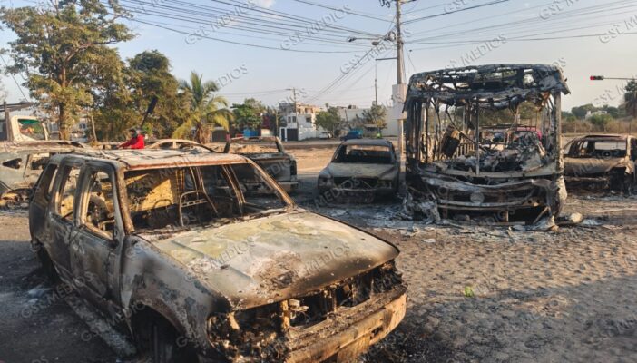 La violencia del CJNG dejó en Puerto Vallarta más de 200 vehículos incendiados y decenas de comercios afectados.