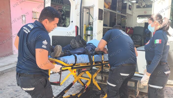 Trabajador de compañía telefónica cae de más de cuatro metros en la colonia La Floresta Trabajador de compañía telefónica cae de más de cuatro metros en la colonia La Floresta