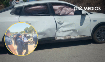 Notiespacio PV | Motociclista impacta contra Kia en Fluvial Vallarta