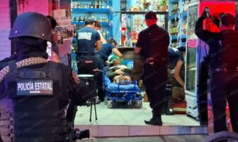 Notiespacio PV | Atacan con arma de fuego a pareja en licorería de avenida México