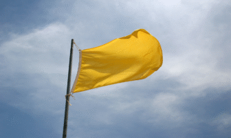 Bandera roja en Playa Holly y 9 playas más con bandera amarilla: PC
