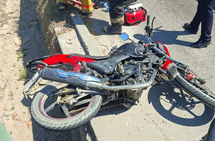 Notiespacio PV | Choque entre cuatrimoto y motocicleta deja un lesionado