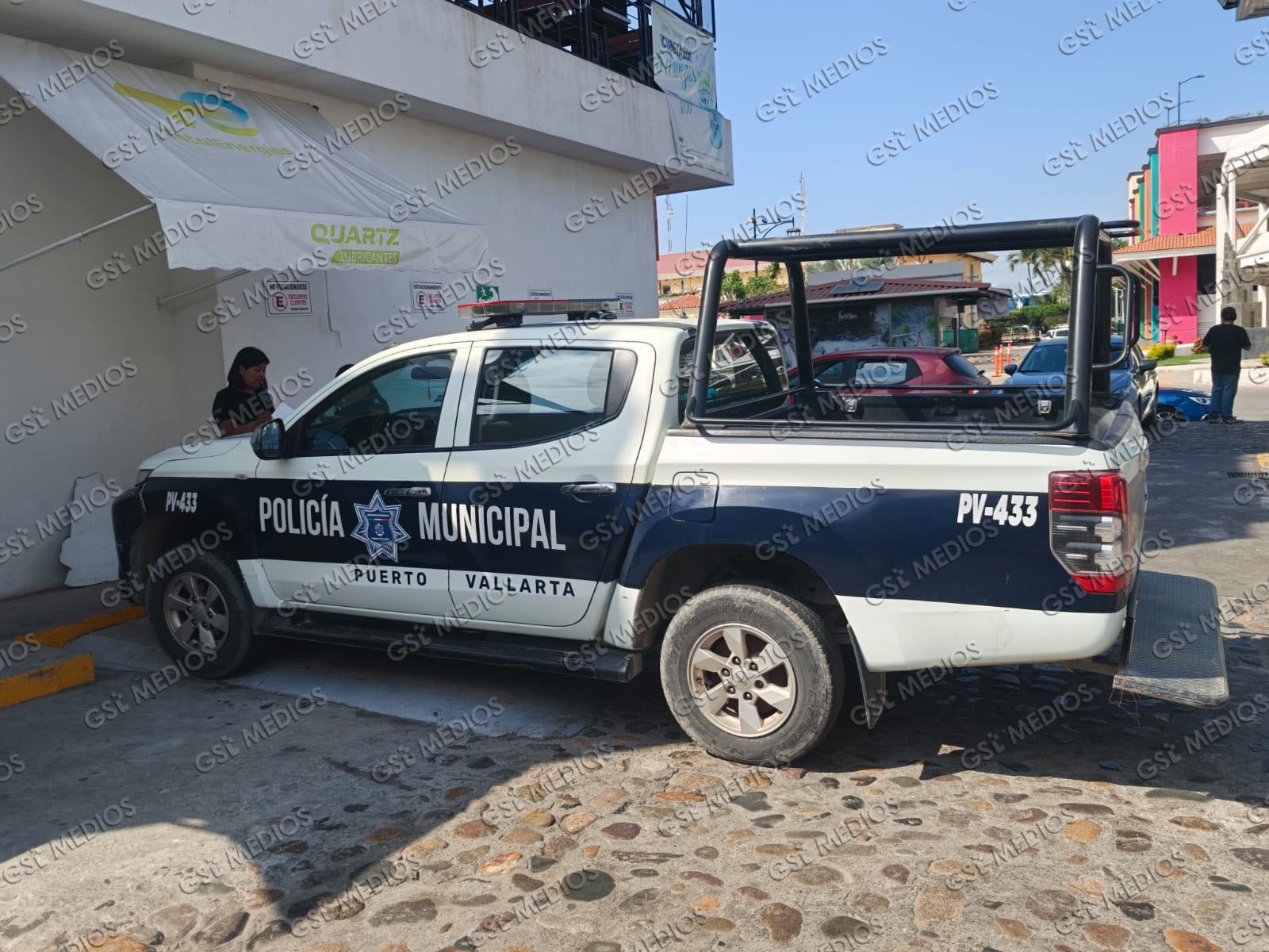 Tras acudir al banco son victimas de asalto; les quitan más de 300 mil pesos Tras acudir al banco son victimas de asalto; les quitan más de 300 mil pesos