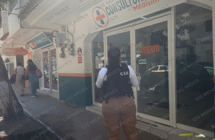 Notiespacio PV | Adulto mayor extranjero fallece en sala de espera de consultorio en la Colonia Emiliano Zapata