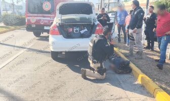 Motociclista queda prensado tras accidente en la Medina Ascencio