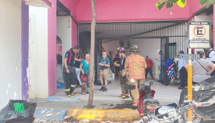Incendio consume departamento en condominio Villa Vallarta