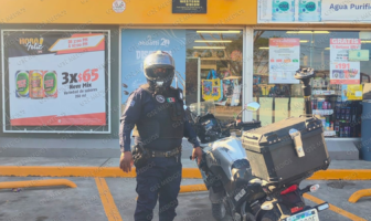 Con cuchillo en mano sujeto asalta Oxxo en la colonia Agua Zarca