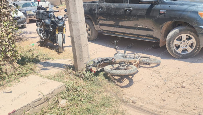 Menor gravemente lesionado en Lomas de Enmedio tras chocar contra poste en Puerto Vallarta