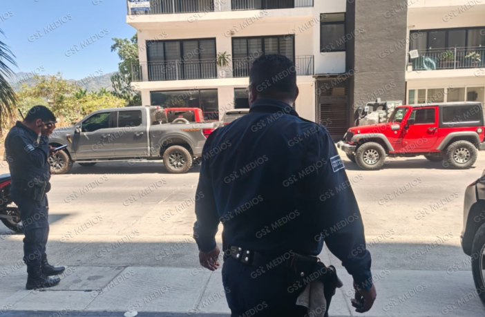 ¡Otro asalto de moto ladrones! Despojan a la víctima de 140 mil pesos