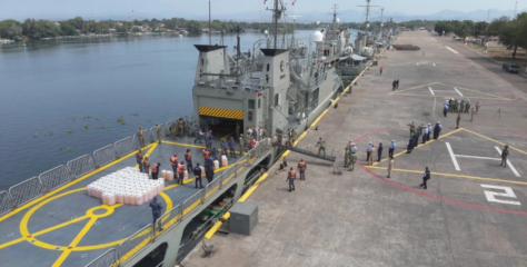 Aseguran embarcación con 103 bidones de combustible ilegal en costas de Michoacán