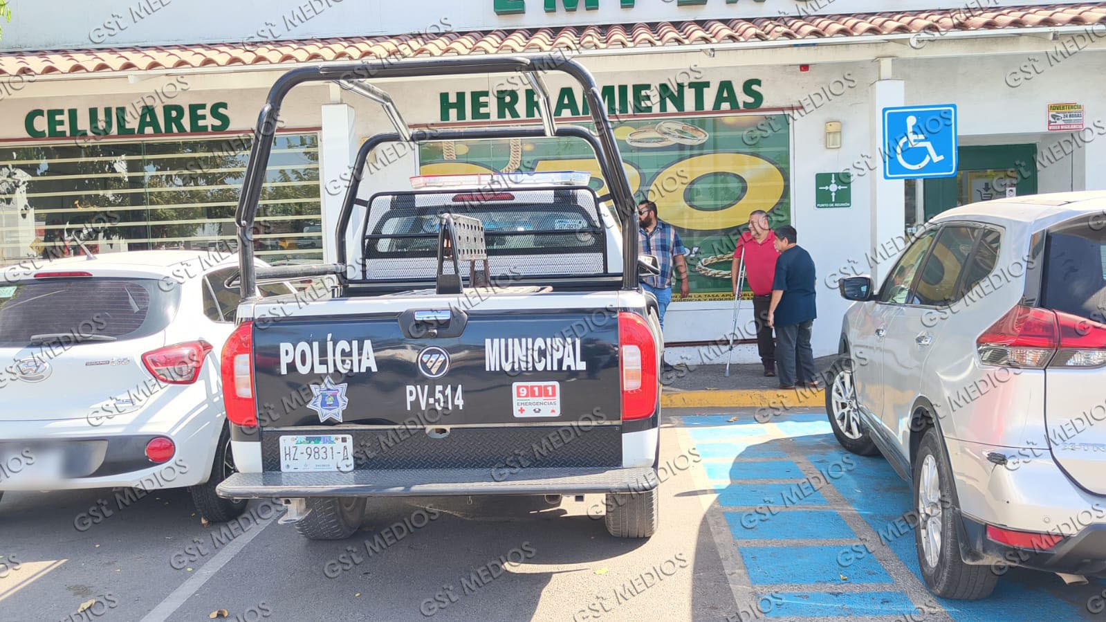Se registra robo en el estacionamiento de Macroplaza en Puerto Vallarta