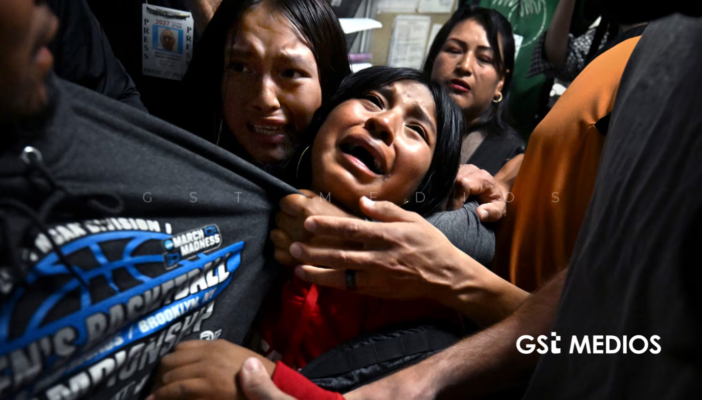 Una imagen que duele: familia separada por ICE gana Foto del Año