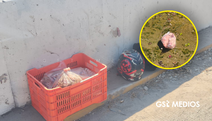 Derrapan en moto y dejan carne regada en Av. México