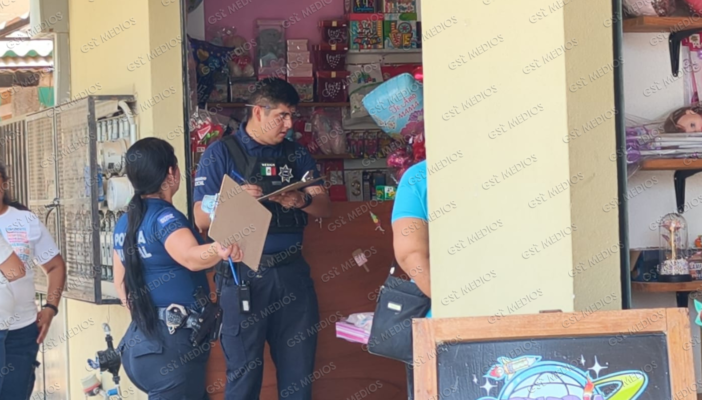 Asaltan papelería y hieren a joven con arma blanca en Ixtapa