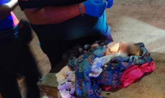 Recién nacido es abandonado en basurero clandestino en Cancún