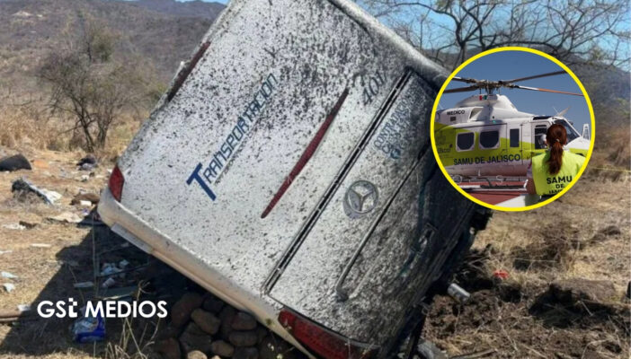 SAMU Jalisco mantiene atención a lesionados tras volcadura en carretera a Nayarit