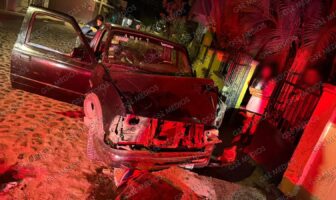 Choque de camioneta deja personas lesionadas durante la madrugada
