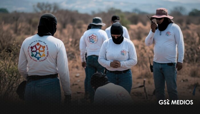 Colectivos localizan dos cuerpos más en fosas de Ixtlahuacán