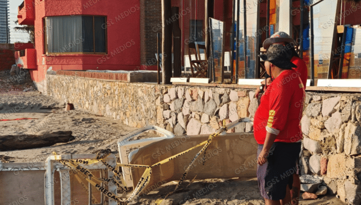 Localizan restos humanos flotando frente a Playa de Oro