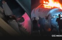 Jet privado se estrella e incendia en autopista de Texas