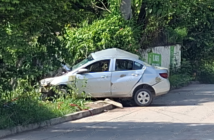 Muere conductor tras impactar contra muro de contención en Av. Federación