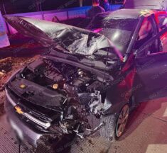 Choque y volcadura en Las Juntas deja dos lesionados