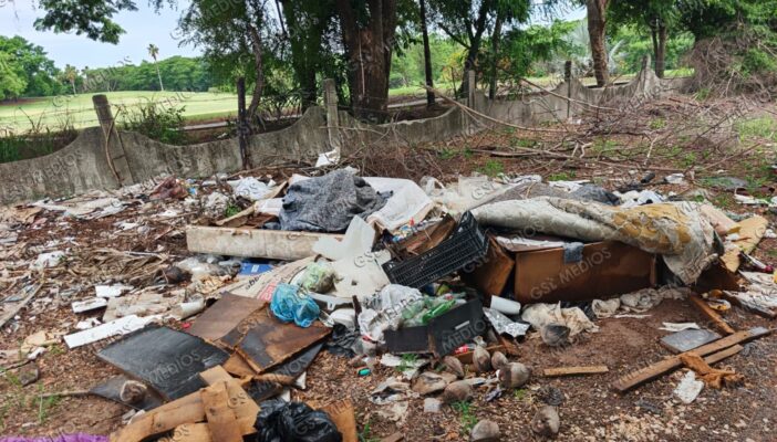 Basurero clandestino crece en la zona de Vista Vallarta y agrava la contaminación