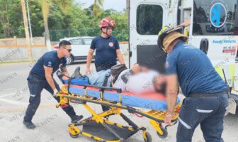 Motociclista repartidor con fractura expuesta tras percance en Vallarta