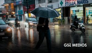 Huracán Genevieve mantendrá lluvias en el occidente de México pese a alejarse del país
