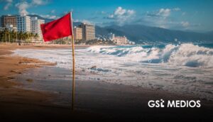Piden precaución en playas de Puerto Vallarta por oleaje de hasta 2 metros
