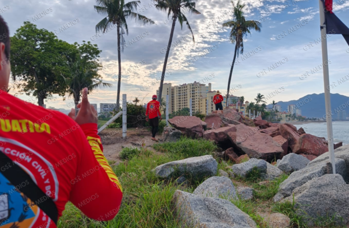 Continúa la búsqueda de canadiense desaparecido en playa de Puerto Vallarta