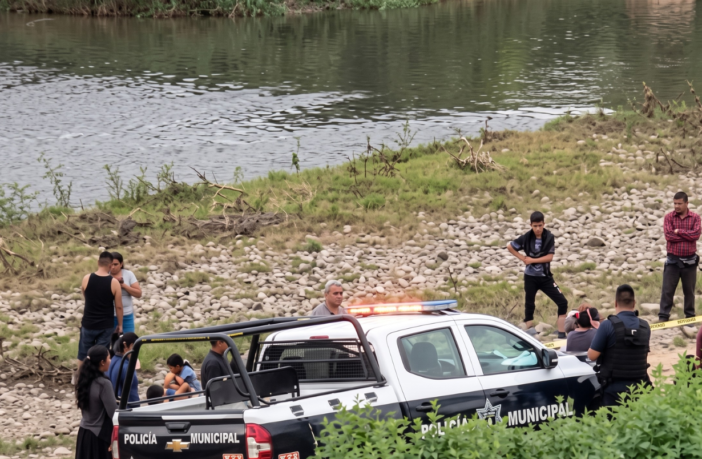 Muere niña de 6 años tras ser arrastrada por la corriente del río en Tomatlán