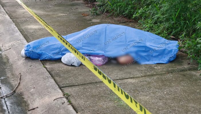 Hombre cae sin vida en banqueta de fraccionamiento Los Sauces en Vallarta