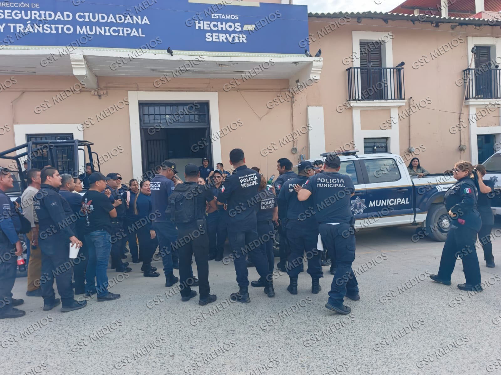 Policías de Bahía de Banderas paran labores y exigen respuestas ante detenciones