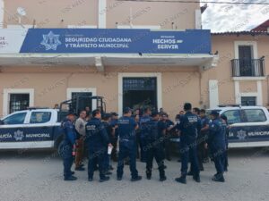 Policías de Bahía de Banderas paran labores y exigen respuestas ante detenciones