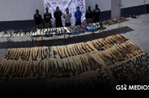 Detiene a tres personas en Nuevo León con más de 200 armas procedentes de Texas