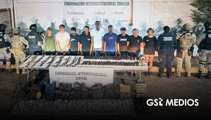 Detienen a nueve personas con armas y presunta droga en Rosario, Sinaloa