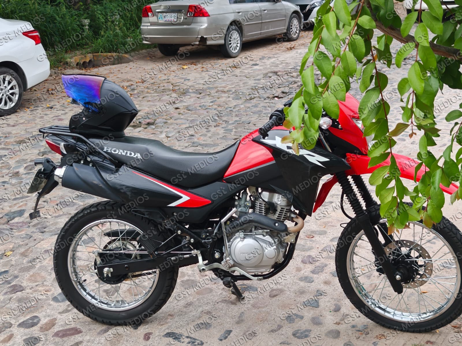 Joven motociclista con lesiones tras derrapar en la colonia Portales