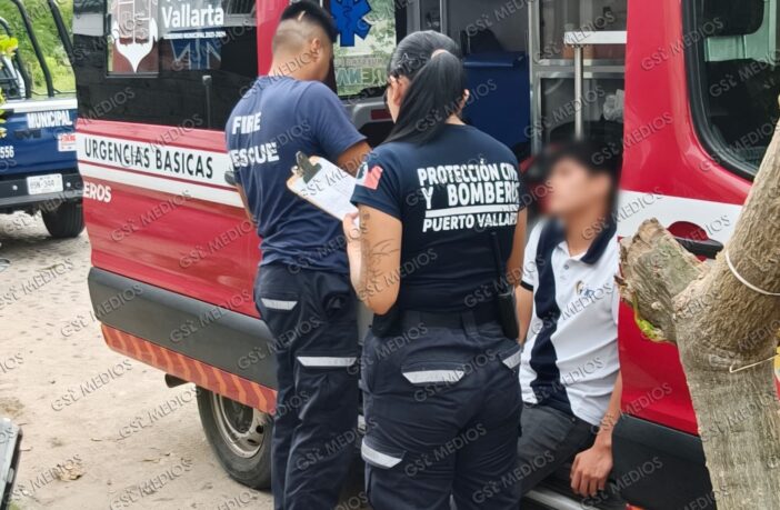 Joven motociclista con lesiones tras derrapar en la colonia Portales