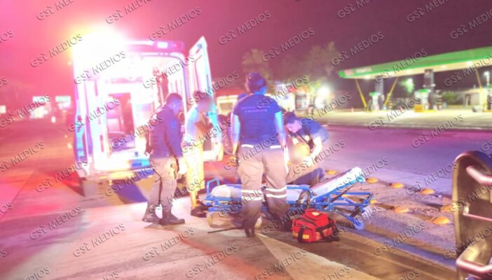 Hombre resulta lesionado tras caer de su moto en el crucero de Las Juntas