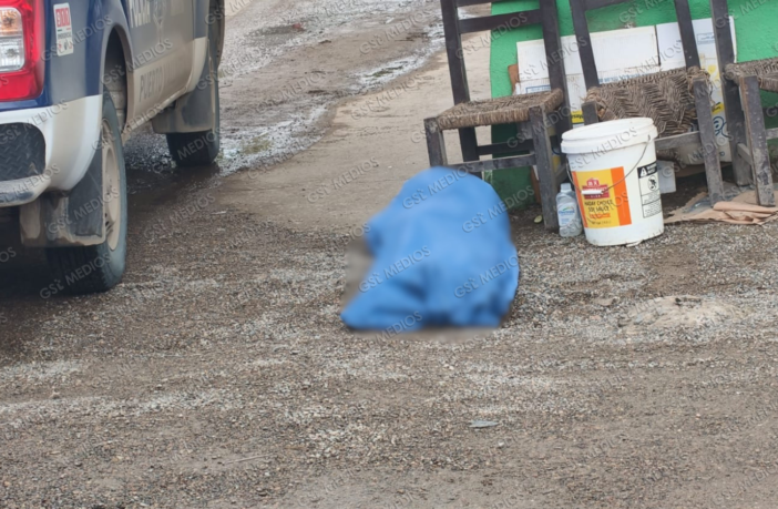 Mujer pierde la vida tras desplomarse frente a una taquería en Las Mojoneras