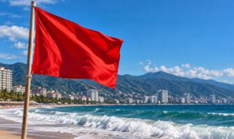 Bandera roja en todas las playas de Vallarta por huracán Trudy