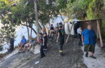 Camioneta termina volcando en la colonia 5 de Diciembre; reportan lesionados