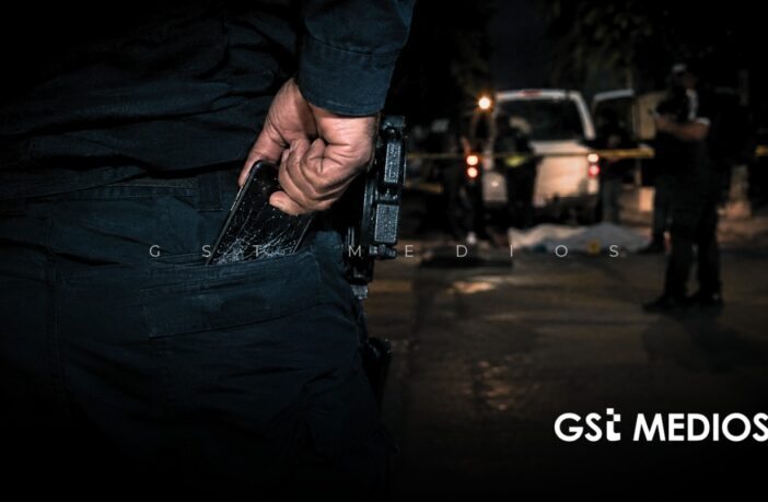 Detienen a cuatro policías por robo de celulares