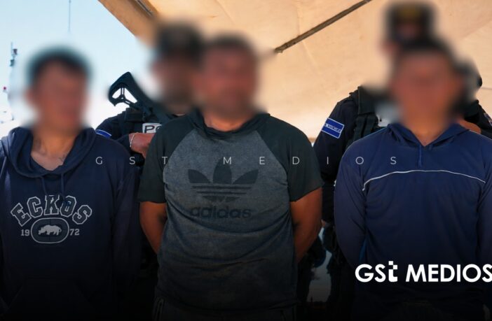 Condenan en El Salvador a 21 años de cárcel a tres mexicanos por tráfico de armas
