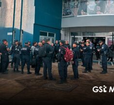 Policías de Tepic se manifiestan para exigir mejoras salariales